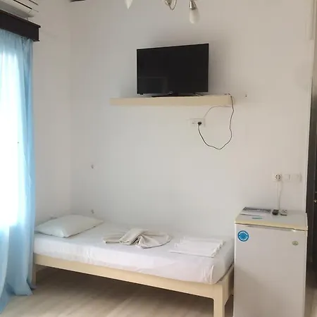Konukevi Zinas Pansion Chora (Ios)